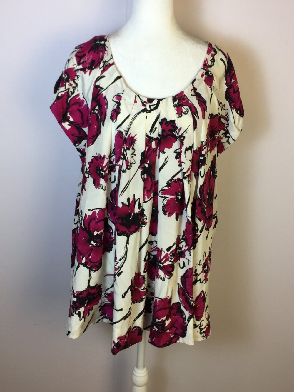 Alfani Blouse Top 18W Womans Plus White Pink Floral 100% Silk Short Sleeve Pleat